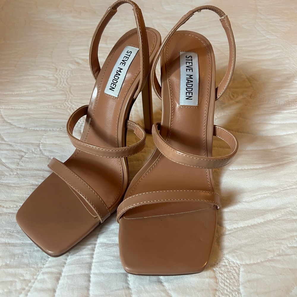 Steve Madden Grade dark blush patent heels. Size 6. 4.5in heel height. Worn once
